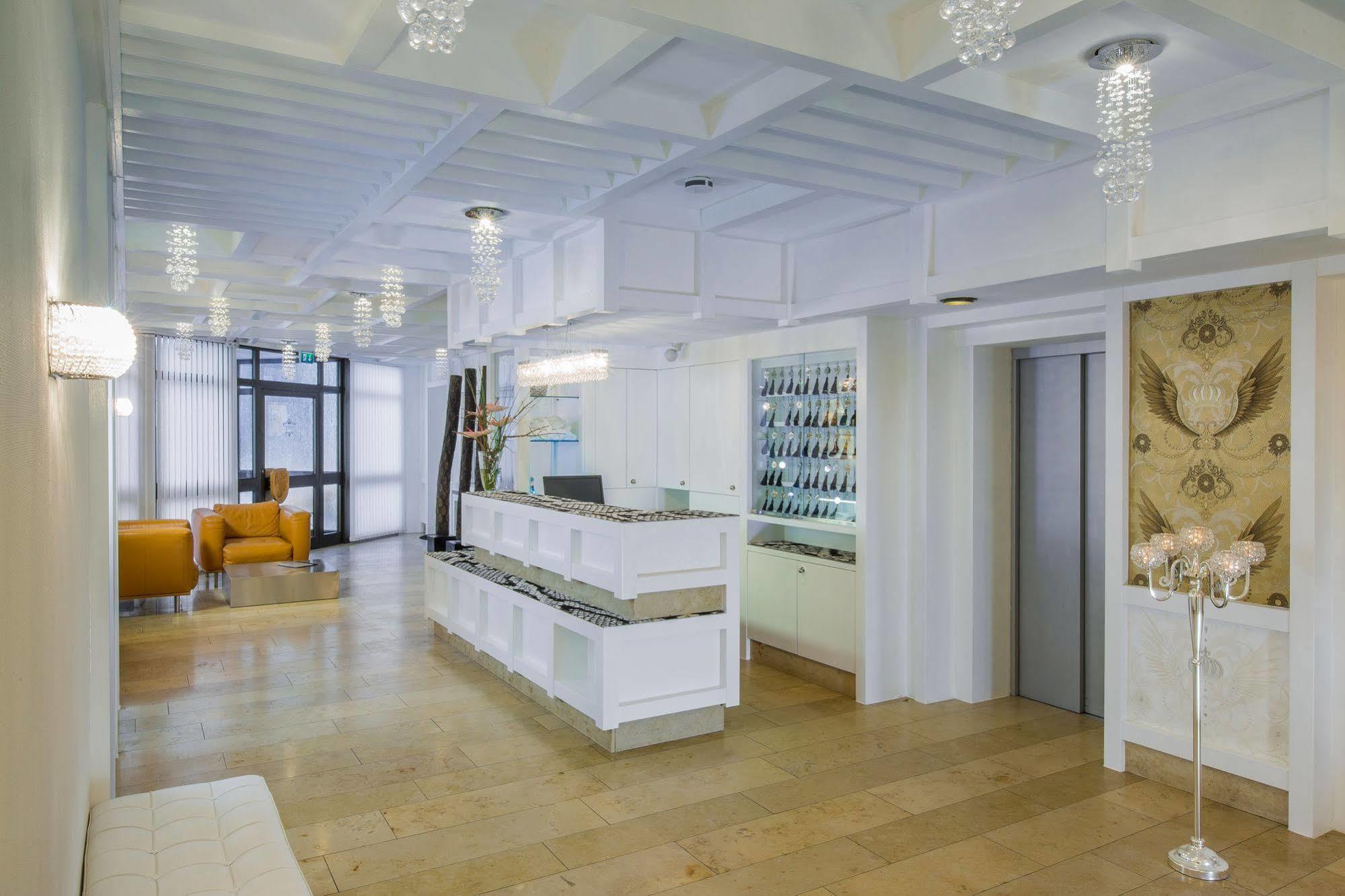 Hotel Hellers Twenty Four II -24H-Check-In- Фридрихсхафен Экстерьер фото